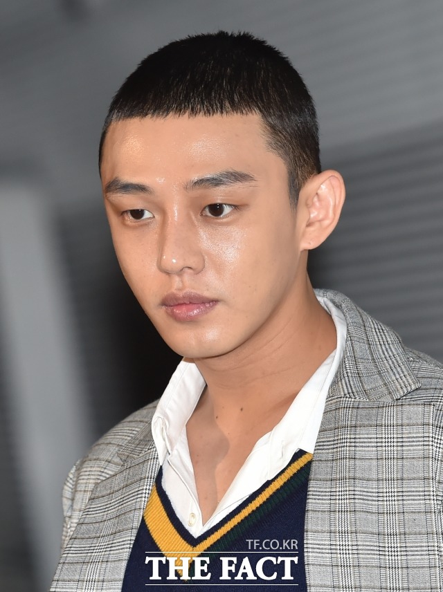 김현철 정신과 전문의는 1일 유아인의 트위터에 멘션을 올리며 취지 여하를 막론하고 어떤 처벌도 달게 받겠습니다. 너무도 송구하며 모든 책임을 지겠습니다라고 사과의 메시지를 남겼다. /더팩트DB