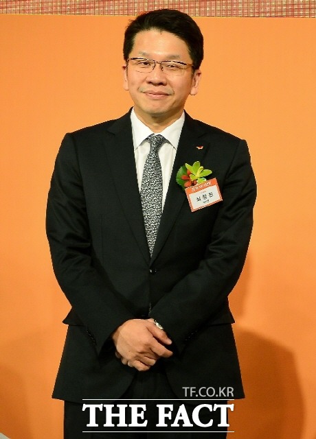 SK케미칼의 지주회사인 SK디스커버리가 공식출범했다. 최창원(사진) SK케미칼 부회장이 SK디스커버리 대표이사를 맡는다. /더팩트 DB