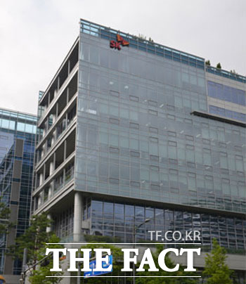 지난달 29일부터 매매 거래가 정지된 SK케미칼 주식은 SK디스커버리와 SK케미칼로 분할돼 내년 1월 5일 각각 변경상장 및 재상장될 예정이다. /더팩트 DB