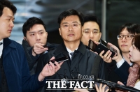 [TF포토] 법정 향하는 '우병우 라인' 최윤수 전 국정원 2차장