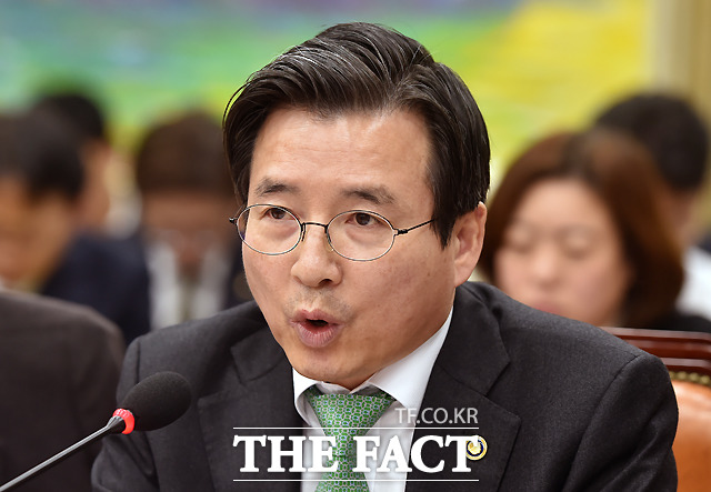 정부 측 입장을 진술하는 김용범 금융위 부위원장.