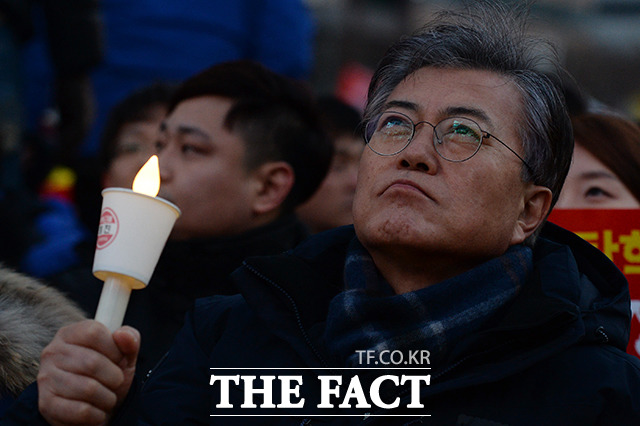 문재인 정부 주요 공약 중 하나인 가계통신비 인하와 관련된 대중의 관심이 여전히 뜨겁다. /남용희 기자