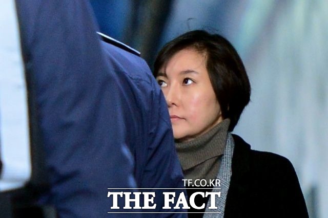 이재용 삼성전자 부회장의 항소심 12차 재판이 11일 서울고법에서 열린 가운데 증인으로 출석한 장시호 씨(사진)가 김종 전 문화체육관광부 차관의 개입 여부를 두고 황당한 진술을 이어가면서 혼란을 키웠다. /남용희 기자