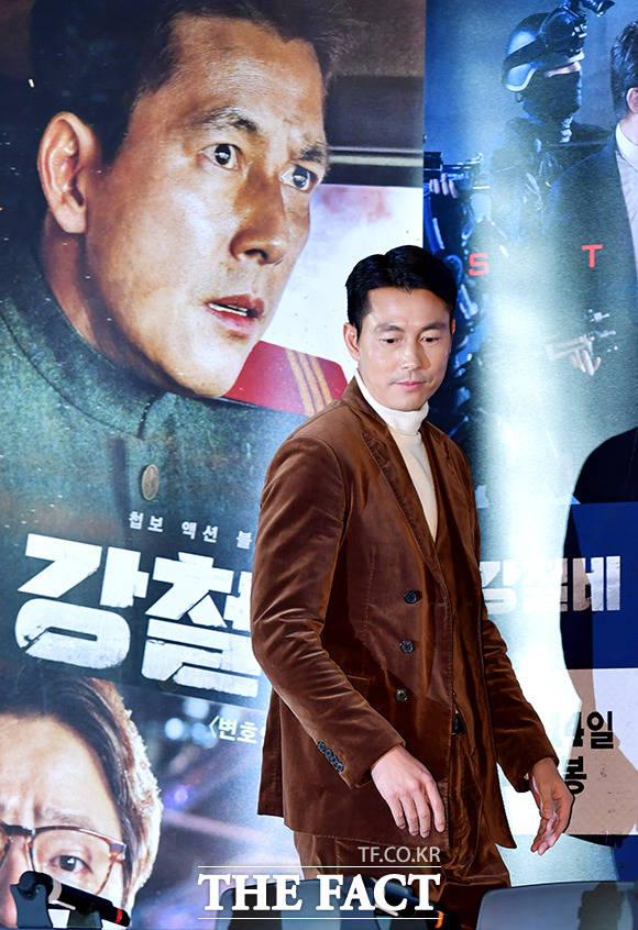 배우 정우성이 11일 오후 서울 CGV 용산점에서 열린 영화 강철비 언론시사회에 참석하고 있다. /이덕인 기자