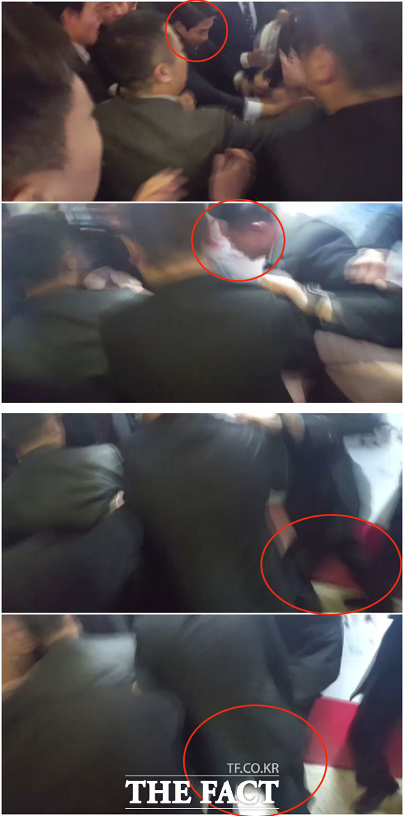 사진 위쪽부터 한국경호원이 들어오자 가해자가 뒤로 밀려나오다 발로 얼굴을 가격하는 모습.