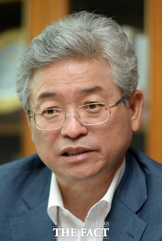 이철우 한국당 의원이 17일 내년 6월 지방선거에서 경북도지사 출마 선언을 했다. /더팩트DB