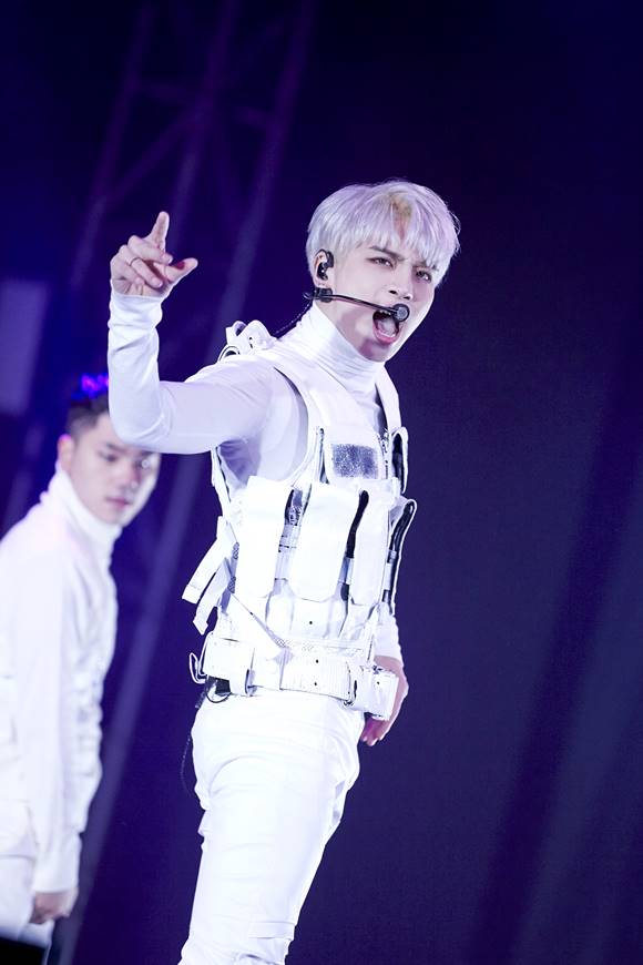 지난 9일 열린 종현의 솔로 콘서트 인스파이어드는 그의 마지막 공연으로 기록됐다. 올해만 총 22회의 공연을 개최하며 팬들과 소통한 종현의 모습은 이제 영상을 통해서만 볼 수 있게 됐다. /SM엔터테인먼트 제공