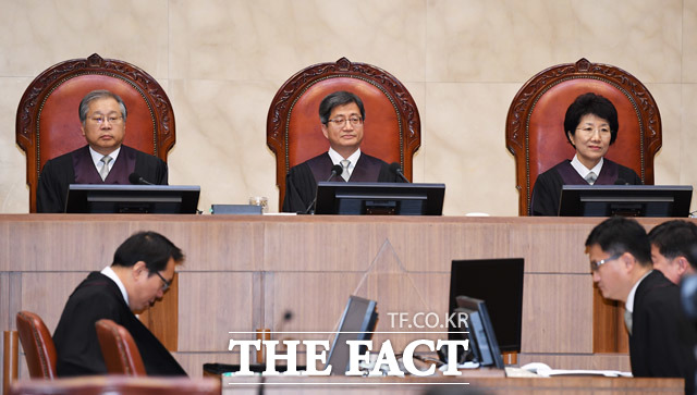 이른바 땅콩회항 사건으로 재판에 넘겨진 조현아 전 대한항공 부사장이 21일 열린 상고심에서 집행유예를 확정받았다. /배정한 기자