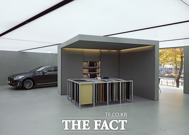 2층 건물 1293.6㎡ 규모로 조성된 제네시스 강남은 상품 체험에 초점을 맞춘 것이 특징이다.