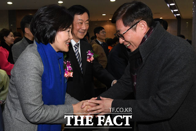 용산구 찾은 더불어민주당 박영선 의원과 진영 의원