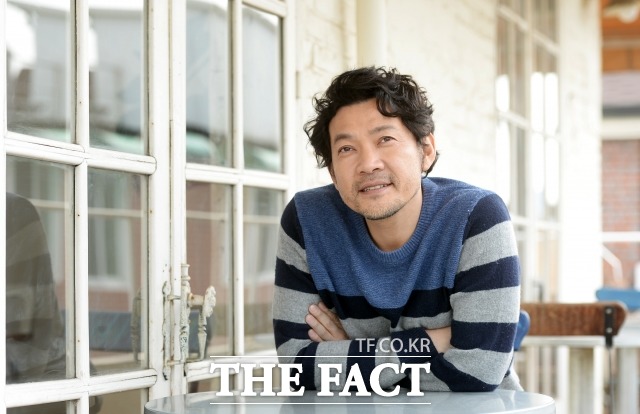 영화 흥부에서 김주혁과 형제로 출연한 정진영이 고인에 대한 추억, 그리고 그를 향한 그리움을 표현했다. /더팩트 DB