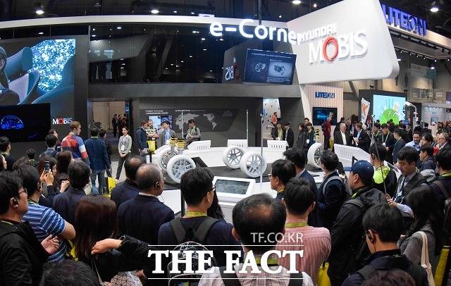 현대모비스가 미국 라스베이거스에서 진행 중인 소비자가전전시회에서 10일(현지시각) 기술발표회를 열고 미래차 시장 기술 중장기 연구개발(R&D) 비전과 전략을 발표했다. /현대모비스 제공