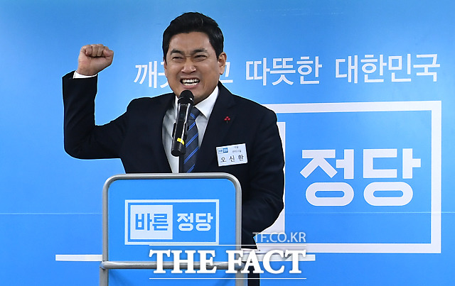 여러분, 우리 지금 이럴 때가 아닙니다!