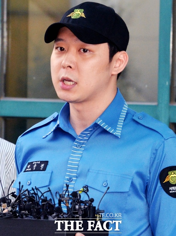 가수 겸 배우 박유천이 7년 전 반려견 사고에 대해 뒤늦게 피소된 것으로 확인됐다. 소속사 측은 해당 문제에 대해 당시 치료비 등을 지불했으며 그동안 연락을 받지 못했다고 주장했다. /더팩트 DB