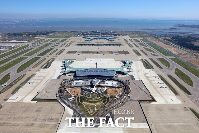 인천국제공항 제2 여객터미널이 18일 개장을 앞둔 가운데 항공사별 운영 터미널이 달라지면서 공동운항편 승객들의 각별한 주의가 필요해졌다. /인천국제공항공사 제공