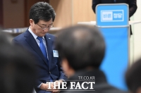 [TF포토] 9석 바른정당, 고개 숙인 유승민 대표