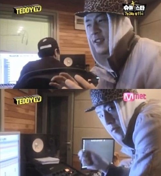 작곡가 테디가 표절 의혹 논란에 휩싸인 가운데 그에 대한 해명이 성의가 없다는 비난을 받고 있다. /Mnet 투애니원TV 방송 캡처