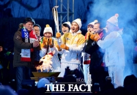 [TF포토] 장근석-안도 미키 등 참가, '춘천 밝힌 올림픽 성화'