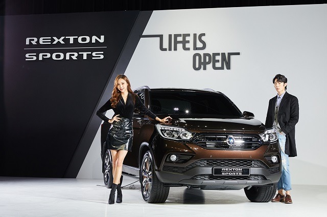 지난달 출시된 렉스턴 스포츠는 1월 말 기준 계약대수가 9000대에 달하며 뜨거운 반응을 보이고 있다. /쌍용차 제공