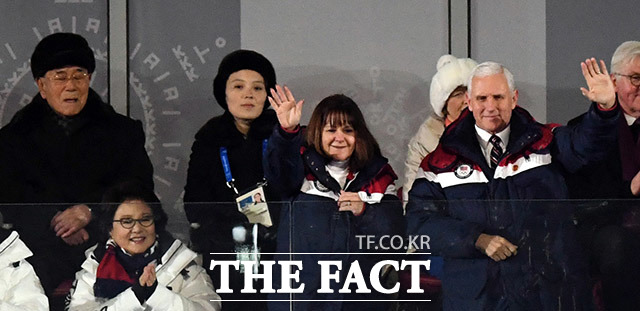 하나된 열정이라는 슬로건으로 열리는 세계인의 겨울 축제 2018 평창동계올림픽 개회식이 9일 오후 강원도 평창군 평창 올림픽스타디움에서 열려 미국 마이크 펜스 부통령과 북한 김영남, 김여정이 행사에 참석하고 있다. /임영무 기자