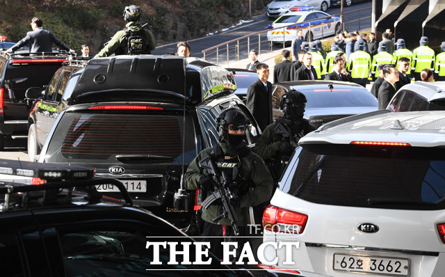 누구를 위한 철통 경호?