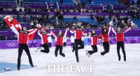 [TF포토] 피겨 팀 이벤트 1위로 금메달 획득한 캐나다