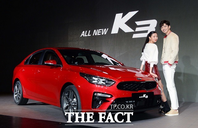 기아자동차가 13일 지난 2012년 1세대 모델 출시 이후 6년 만에 2세대 모델인 올 뉴 K3를 공개하고, 사전계약에 돌입했다. /기아자동차 제공