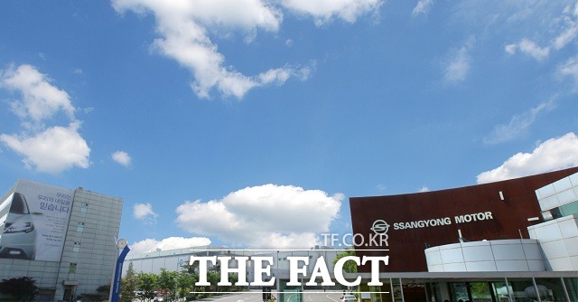 쌍용자동차가 오는 4월 2일부터 근무형태 변경에 대한 노사 합의에 따라 주간 연속2교대를 시행한다고 13일 밝혔다. /쌍용자동차 제공