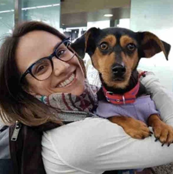 캐나다 피겨스케이팅 국가대표 메건 두하멜이 한국 개고기 시장에서 구조된 후 입양한 강아지 무태와 함께 찍은 사진을 트위터를 통해 공개했다. /트위터 @mhjd_85