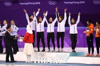 [TF사진관] '심석희가 웃었다!' 여자 3000m 계주팀, '즐거운 金잔치'
