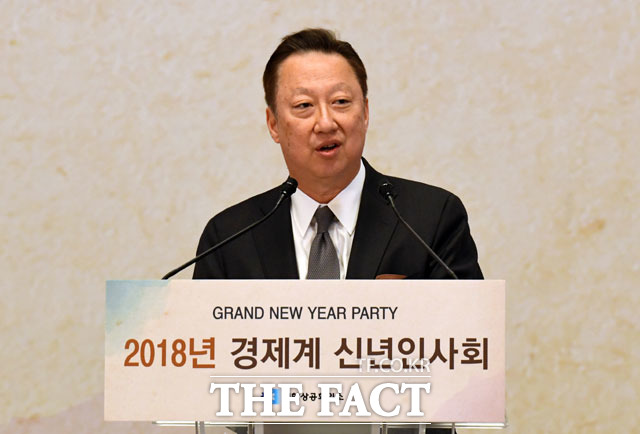 박용만 회장이 제23대 서울상공회의소 회장으로 재선출됐다. 이에 따라 박 회장은 다음 달 22일 예정된 대한상공회의소 의원총회에서 회장으로 다시 선출될 것이 확실시된다. /임영무 기자