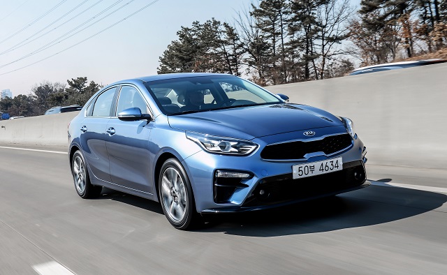 27일 미디어 시승 행사에서 모습을 드러낸 ‘올 뉴 K3’. 준중형 세단을 벗어난 볼륨감과 경차급 연비를 자랑한다./기아자동차 제공