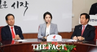 [TF포토] 자유한국당 입당한 배현진, '감회가 새롭습니다'