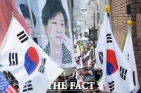  박근혜 탄핵 1년…서울 도심서 대규모 '태극기 집회'