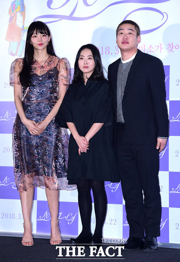 배우 이솜과 전고운 감독, 안재홍(왼쪽부터)