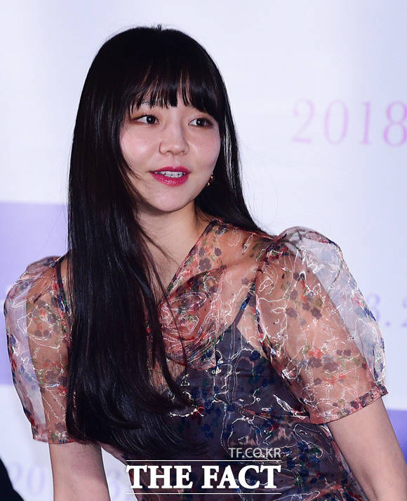 배우 이솜이 12일 오후 서울 용산구 CGV 용산점에서 열린 영화 소공녀 언론시사회에 참석하고 있다. /임세준 기자