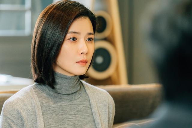 마더 스틸 속 배우 이보영. 이보영은 15일 종영된 케이블 채널 tvN 수목드라마 마더에서 수진 캐릭터를 연기했다. /tvN 제공