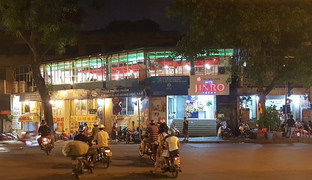 하이트진로는 지난해 10월 베트남 수도 하노이 시내에 해외 첫 소주브랜드 전문점인 하이트진로포차(진로포차)를 오픈하며 현지 시장 확대에 박차를 가하고 있다.