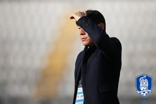 한국-폴란드 친선전.  한국-폴란드가 28일 6년여 만에 A매치를 치르는 가운데, 역대 전적이 또 다른 관심을 모으고 있다. 북아일랜드에 패했던 신태용호는 폴란드를 상대로 유럽팀 대결 해법 찾기에 나선다. /대한축구협회 제공