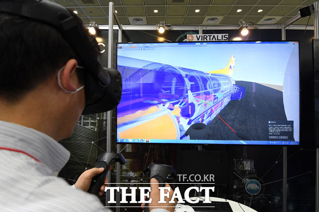 디지테크가 선보이는 VR 디스플레이 시스템 비저너리 렌더