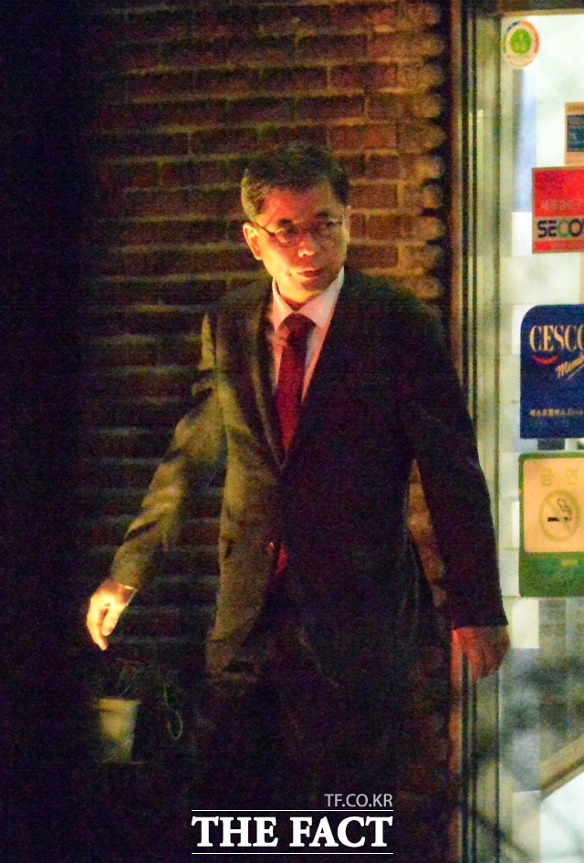 곽상도 자유한국당 6·13 지방선거 정치공작 진상조사위원회 위원장은 31일 황운하 울산지방경찰청장을 직권남용 혐의로 울산지방검찰청에 고발했다. /임영무 기자