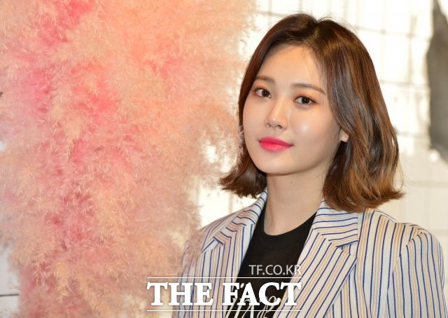 라디오 로맨스 유라. KBS 2TV 라디오 로맨스 배우 유라가 27일 서울 성동구 왕십리로 한 카페에서 더팩트와 인터뷰 전 포토타임을 가졌다./김세정 인턴기자