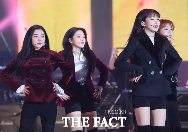 레드벨벳이 13년 만에 재개된 남한 예술단 평양 무대에 올랐다./평양공연 사진공동취재단