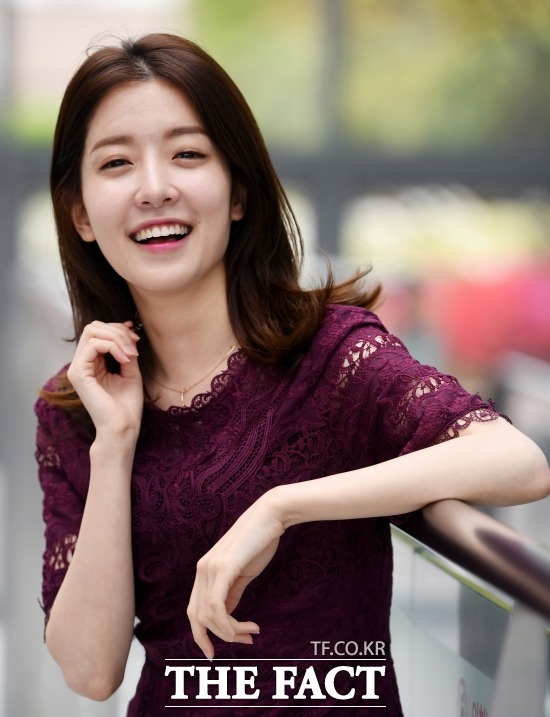 공개 열애를 시작한 배우 정인선. 정인선은 지난달 24일 서울 마포구 성암로 더팩트 사옥에서 인터뷰를 했다. /이새롬 기자