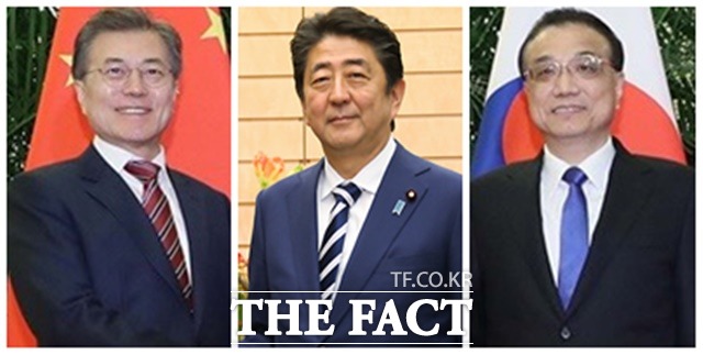 오는 9일 문재인 대통령과 아베신조 일본 총리, 리커창 중국 국무원 총리(왼쪽부터)가 참석한 가운데 한·중·일 정상회의가 일본 도쿄에서 열린다./청와대 제공