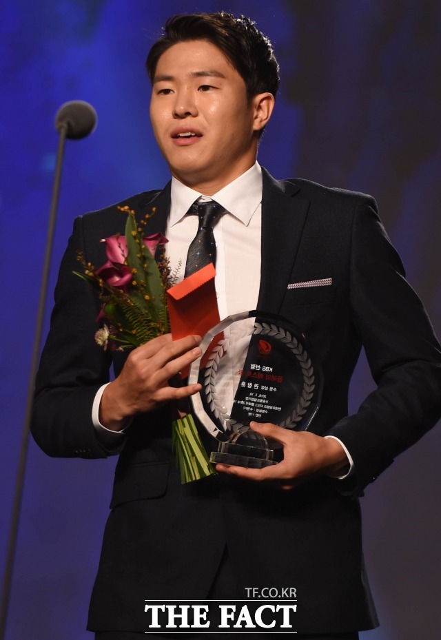 권창훈은 지난 2016년 수원 삼성 선수로 뛸 때 올해의 베스트골 수상자로 선정된 바 있다. /더팩트 DB
