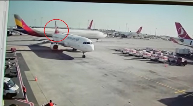 지난 13일(현지시각) 오후 5시 30분 이스탄불 아타튀르크국제공항을 출발해 인천국제공항으로 갈 예정이던 아시아나항공 항공기가 활주로로 이동하는 과정에서 날개가 터키항공 에어버스 항공기 꼬리 부분과 부딪히는 사고가 발생했다. /유튜브 캡처