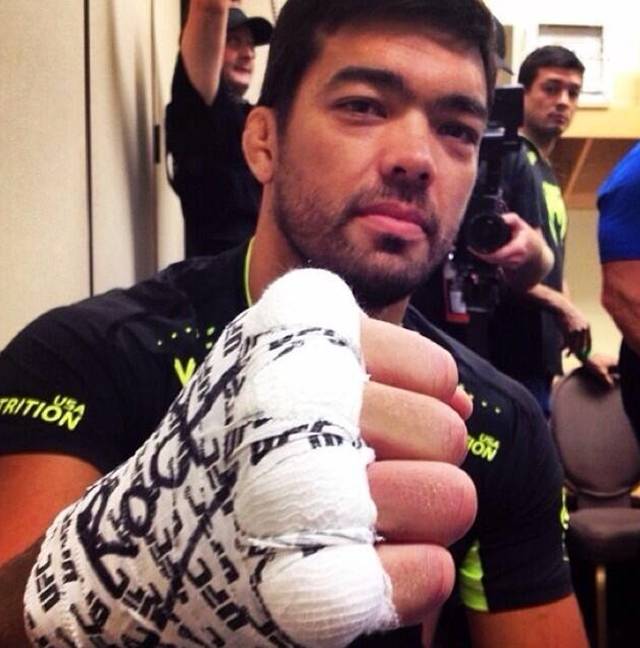 료토 마치다(사진)가 13일(한국시간) 열린 UFC 224에서 은퇴 경기에 나선 비토 벨포트를 KO로 제압하며 UFC 랭킹 11위에 이름을 올렸다. /료토 마치다 트위터
