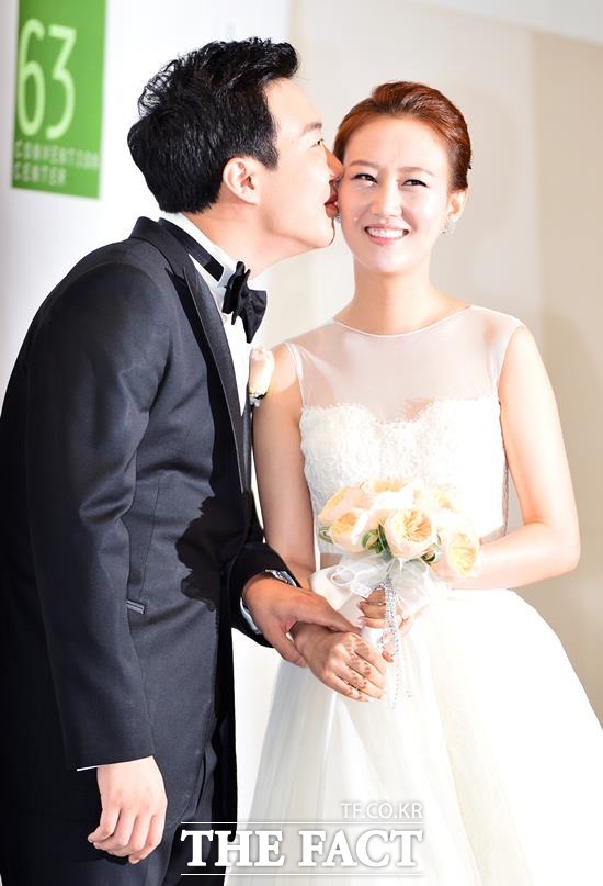 장윤정은 도경완 아나운서와 지난 2013년 결혼해 이듬해 아들 연우 군(4)을 출산했다. /더팩트 DB