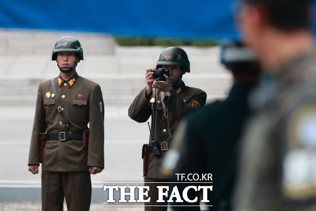 북한군 장교1명·주민1명이 오늘 새벽 서해상에서 귀순했다. /더팩트 DB